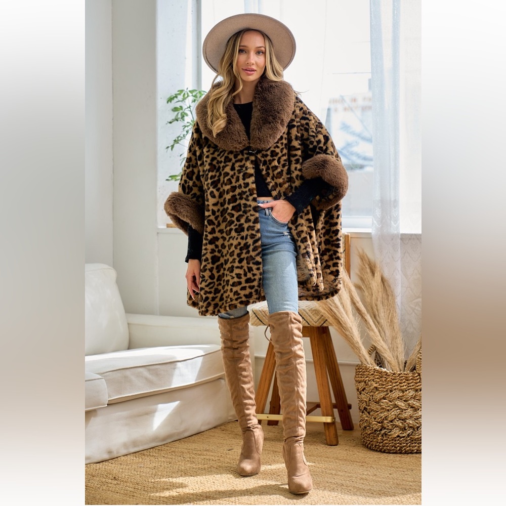 OVERSIZED FAUX FUR TRIM JACKET WITH SNAP ON BUTTON TOGGLE CLOSURE